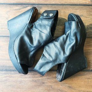 Women's Madden Girl Kain Black Faux Leather Wedges